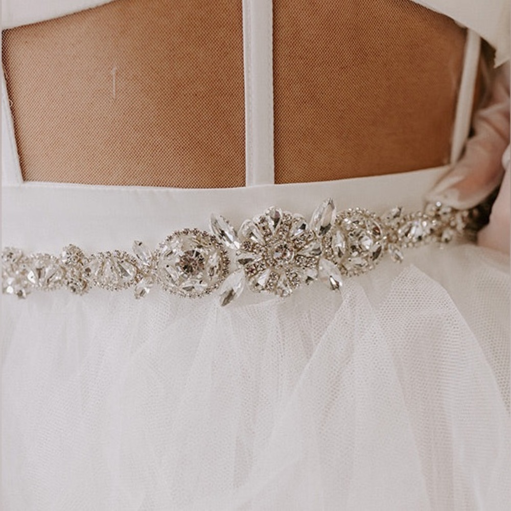 🆕Impressions rhinestone belt/headband